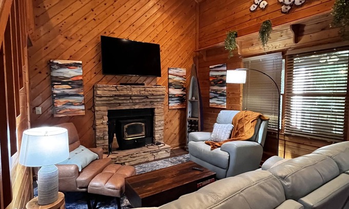 Newnan Cabin | Secluded GA Cabin on 3 acres, 10 minutes from Historic Downtown Newnan, GA