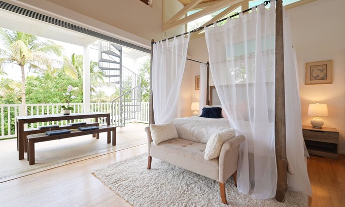 Kapoho Apartment | Secluded Jungle Penthouse with Rooftop Observation Deck