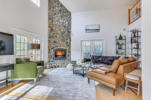 Kerhonkson House | Secluded Kerhonkson Retreat with Deck and Views!