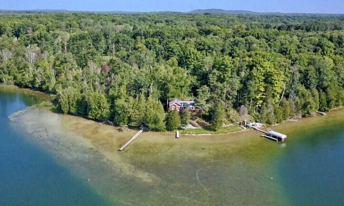 Lake Ann House | Secluded Lake Ann Cottage. Near Interlochen, Sleeping Bear, Traverse City