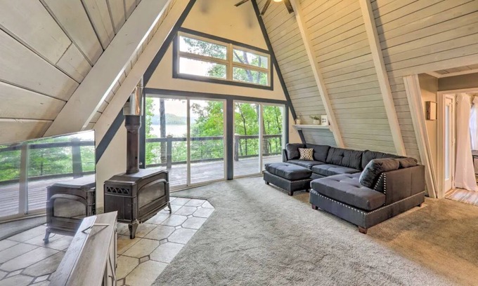 Baxter House | Secluded Lake House with Amazing Views