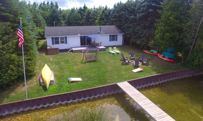 Arcadia House | Secluded Lakefront home, Hiking nearby, Wifi, TV, Paddle Boards, Fire pit, Grill