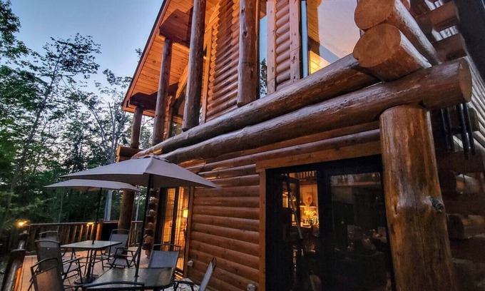 Harbor Springs Cabin | Secluded Log Cabin w/Game Room, Near Skiing & Golf