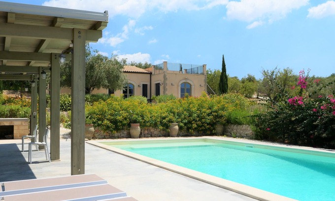 Noto Villa | Secluded luxury villa near Noto, southern Sicily, sleeping 9/10 in 4 bedrooms.