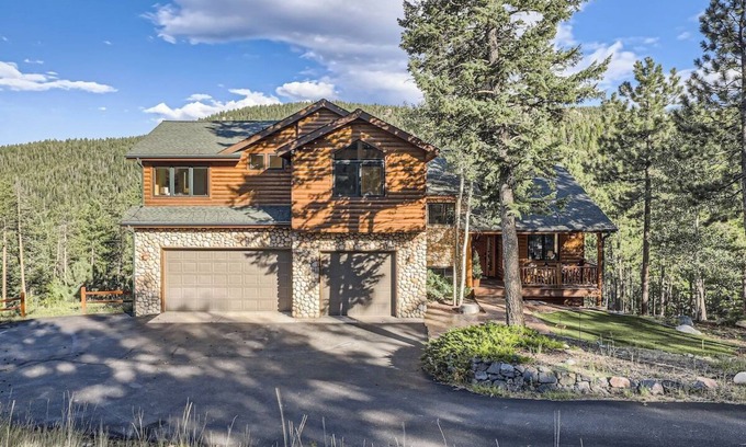 Shadow Mountain House | Secluded Mountain Sanctuary 4BR, Family Friendly