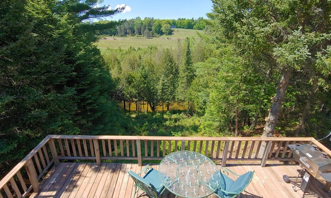 Millersburg House | Secluded Ocqueoc River House