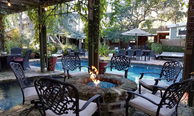 Dickinson House | Secluded Outdoor Living Private Indoor Bedroom - Private Courtyard, Zen Garden