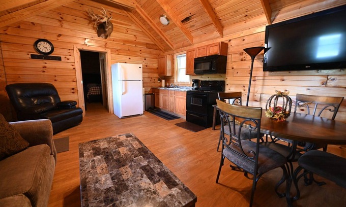 Blackwell Cabin | Secluded Private Cabins, on Two Twenty Acre Lakes