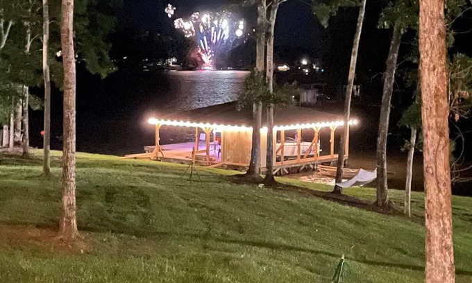 Eatonton House | Secluded Sinclair Lakefront Home! Fire pit, Great Swimming, NO CLEANING FEE