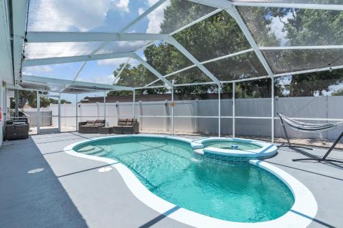 Tampa Resort | Secluded Tiny Guest House