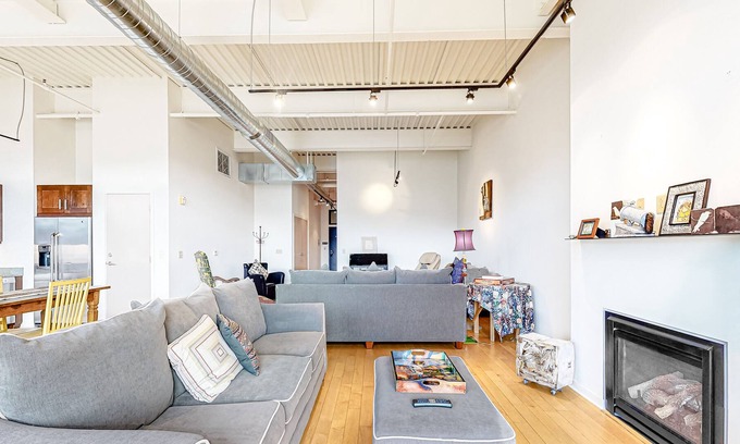 Basalt Condo | Second Floor Loft Condo with Fast WiFi, Gas Fireplace, and Private Washer/Dryer