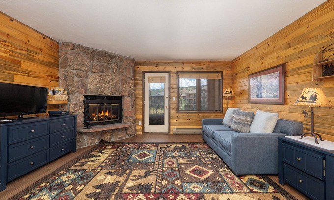 Grand Elk Ranch Condo | Second floor, pet friendly studio in Granby