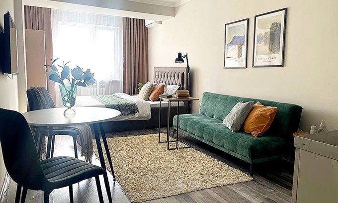 Almaty Apartment | "Secret garden" charming studio with mountain view,WiFi and AC in central Almaty