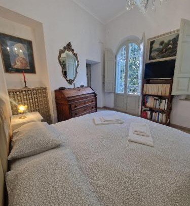 Perugia House | Secret villa's city garden