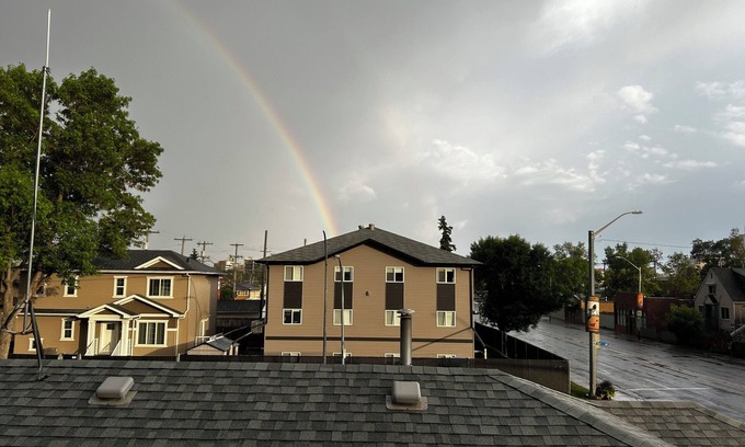 North Central Edmonton House | Secured Private Double Bedroom with Desk & Private Toilet in Downtown Edmonton.