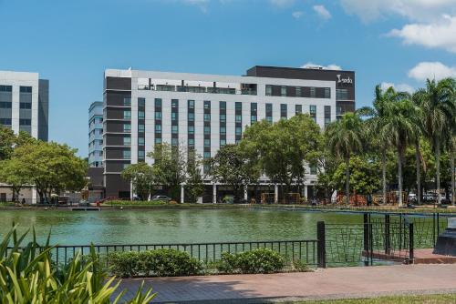 Bacolod Hotel | Seda Capitol Central Hotel