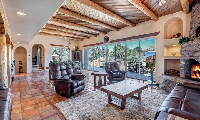 West Sedona House | Sedona Breeze Exquisite 2 Acre Estate w/Heated Pool & Icon Red Rock Views!