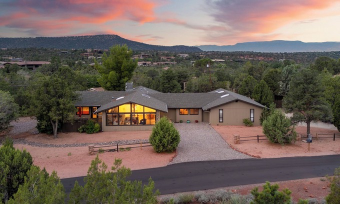 West Sedona House | Sedona Retreat Newly Renovated 3BR Home - Amazing Views