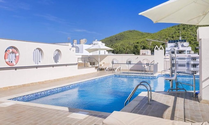 Santa Eulalia del Rio Hotel | SEDUQPL-JS/Junior Suite Apartment/♚Roof Top Pool/City Heart♥ Close to the beach