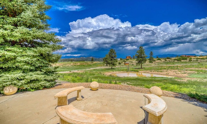 Loma Linda House | See Fall's Changing Colors! Scenic Sanctuary: Monthly Stay, Spectacular Mtn View