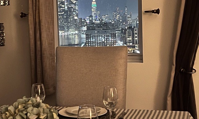 Union City Apartment | See New York Now - Apt 1 - Sleep 21-People! - 15 mins to NYC