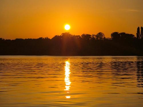 Zernsdorf Boat Rental | Seeblick Hausboot Sambesi