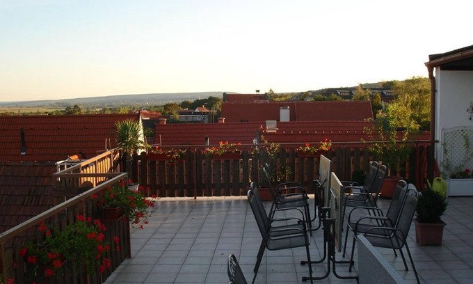 Morbisch am See Cottage | Seeblick Pension - Doppelzimmer mit Dusche/wc, mit Terrassen-seeblick