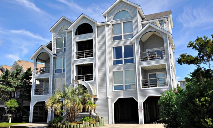 Ocracoke Condo | Selah By The Sea : Relax on the covered deck and enjoy the breezes