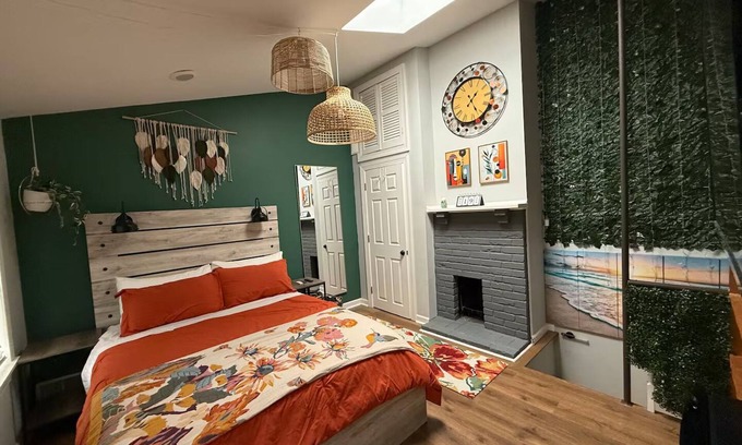 Queen Village House | SelaHouse - A Cozy Trinity Home in Queen's Village Near Penn's Landing