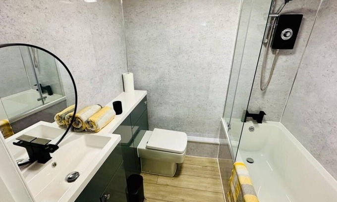 Cheltenham Apartment | Self Contained Flat in Cheltenham