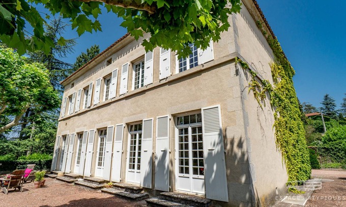 Romans-sur-Isere Apartment | Self-contained apartment in a magnificent estate