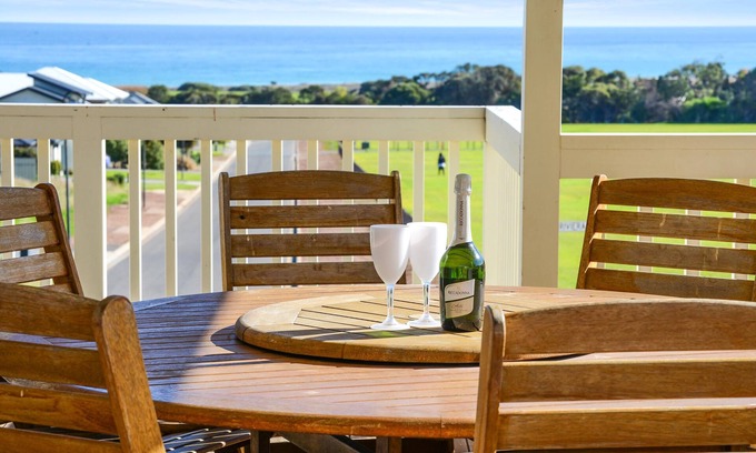 Sellicks Beach House | Sellicks Sea View - Large Coastal Home with Sweeping Views of the Sea and Hills