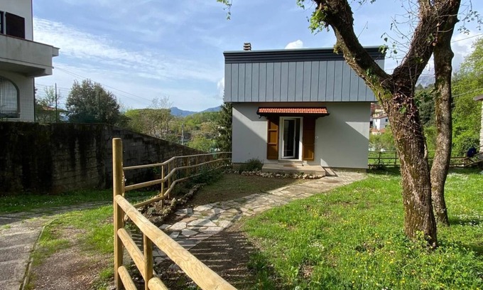 Massa House | Semi-detached house with garden for families, between the sea and the Apuan Alps