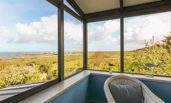 Auderville Cottage | Semi-detached House with Sea View and Garden in La Hague