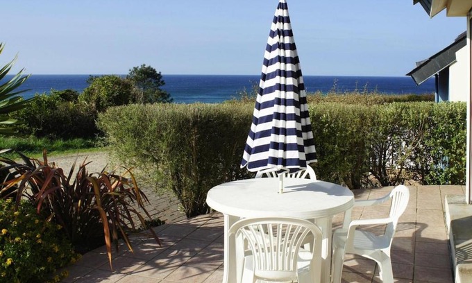 Plouhinec House | Semi-detached house with sea views, Plouhinec