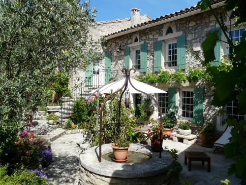 Orgon Villa | Semi-detached provencal farm with swimming pool