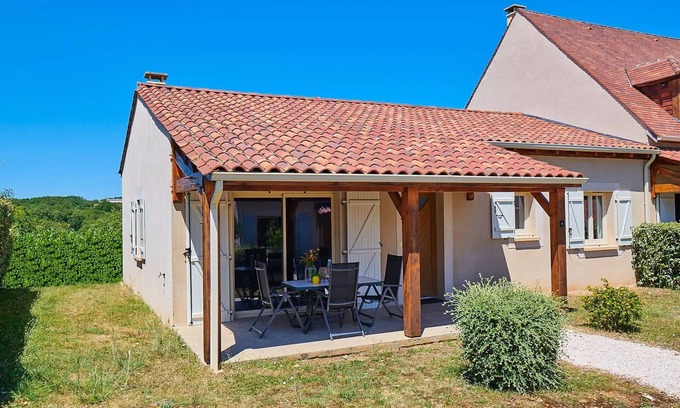 Lanzac Villa | Semi-detached villa, 1 bathroom, sleeps 4