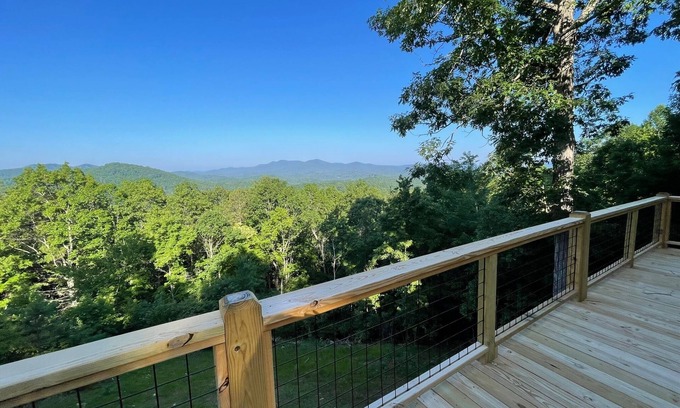 Murphy Ski Chalet | Seminole Wind - long range mountain views