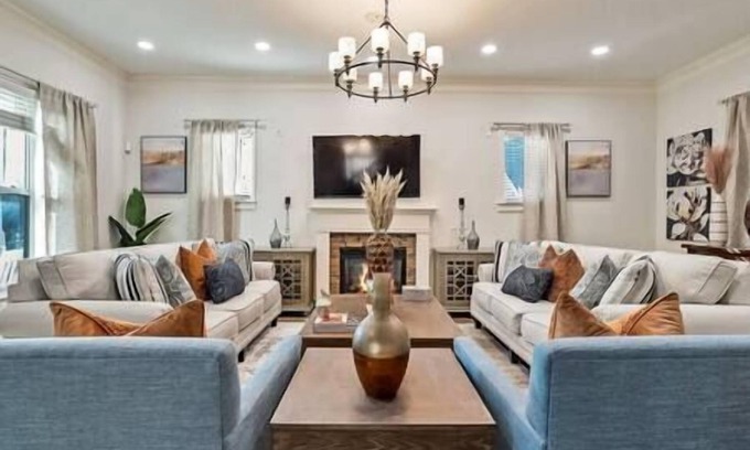 Bolton House | Send-Off Suite for College Parents | King Bd