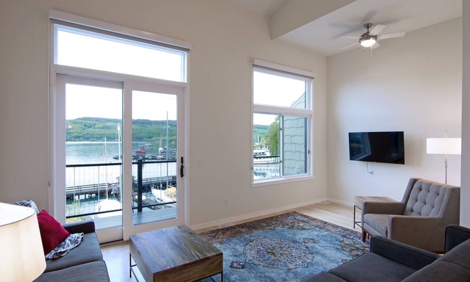 Watkins Glen House | Seneca Breeze Vacation Rental - Walking to Watkins Glen Attractions