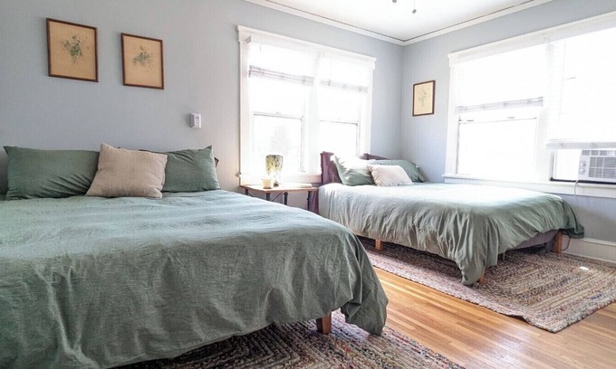 Alamitos Beach Bed & Breakfast | Sept Special - Free 1-day w/3 days min - Cozy 3 beds Yoga by the Beach