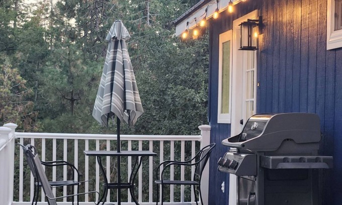 Oakhurst Cabin | Serendipity Lodge @ Yosemite - Sleeps 8/BBQ/King Bed/Full Kitchen/Workspace