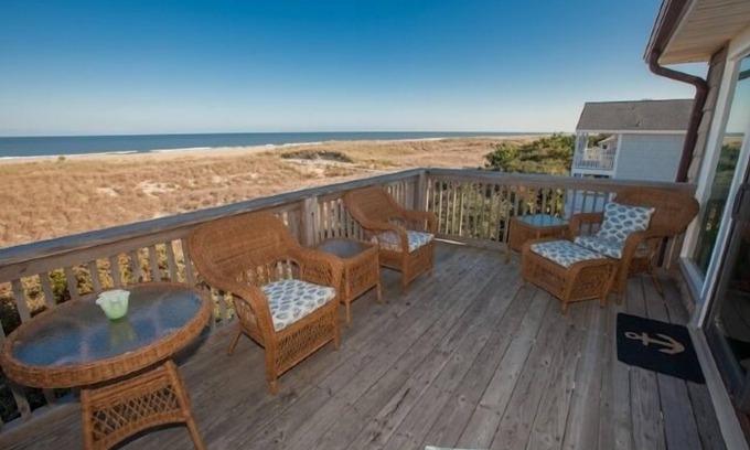 Northeast Virginia Beach House | Serendipity - Oceanfront - North End VB