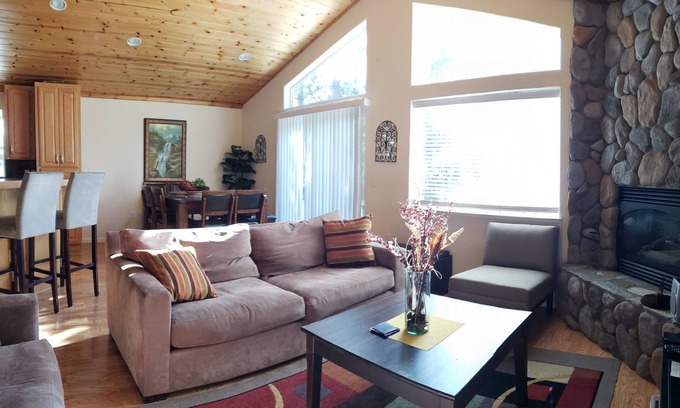 Long Barn Cabin | Serene Alpine Escape near Pinecrest Lake with fast Wi-Fi + EV Charging Station