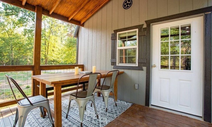 Wood County Cabin | Serene beautiful country cabin on beautiful pond