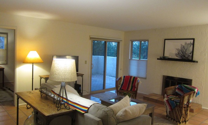 La Casita Foothills Estates House | Serene Catalina Foot Get Away