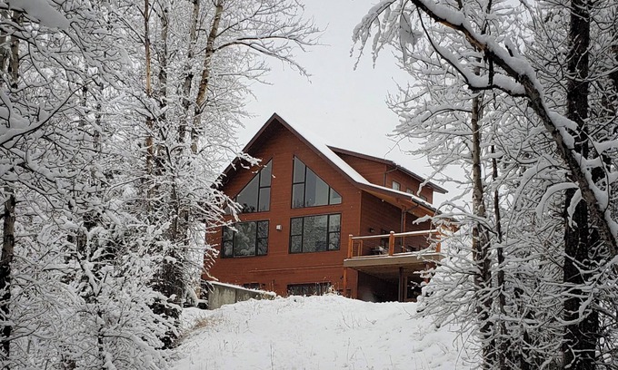 Georgetown Cabin | Serene Creekside Cabin near skiing/rafting with views to die for!