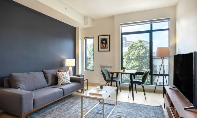 Civic Center Apartment | Serene Hayes Valley Studio w/Rooftop, W/D, 1 min to BART by Blueground