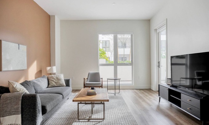 Los Angeles Apartment | Serene Inglewood 1BR w/Sundeck & Clubhouse, nr Shopping, by Blueground