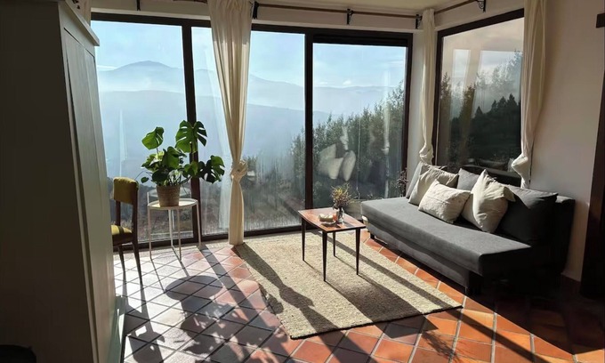 Oliveira do Hospital Apartment | Serene Mountain View Retreat